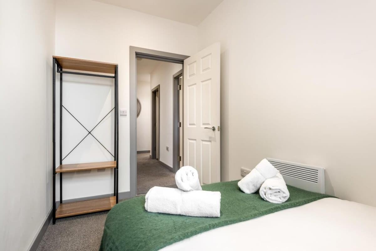 Smart 2 Bed Budget Apartment In Central 동커스터 외부 사진